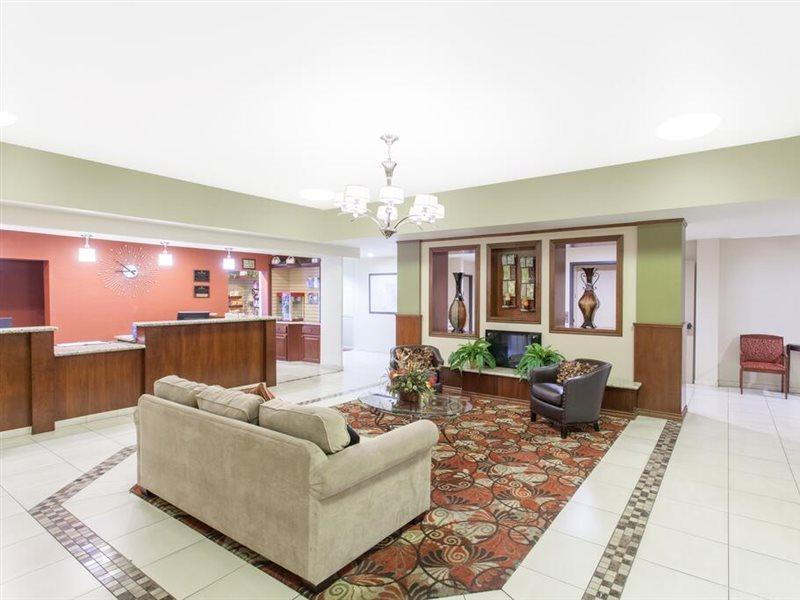 Hotel Ramada By Wyndham Fresno Northwest Esterno foto