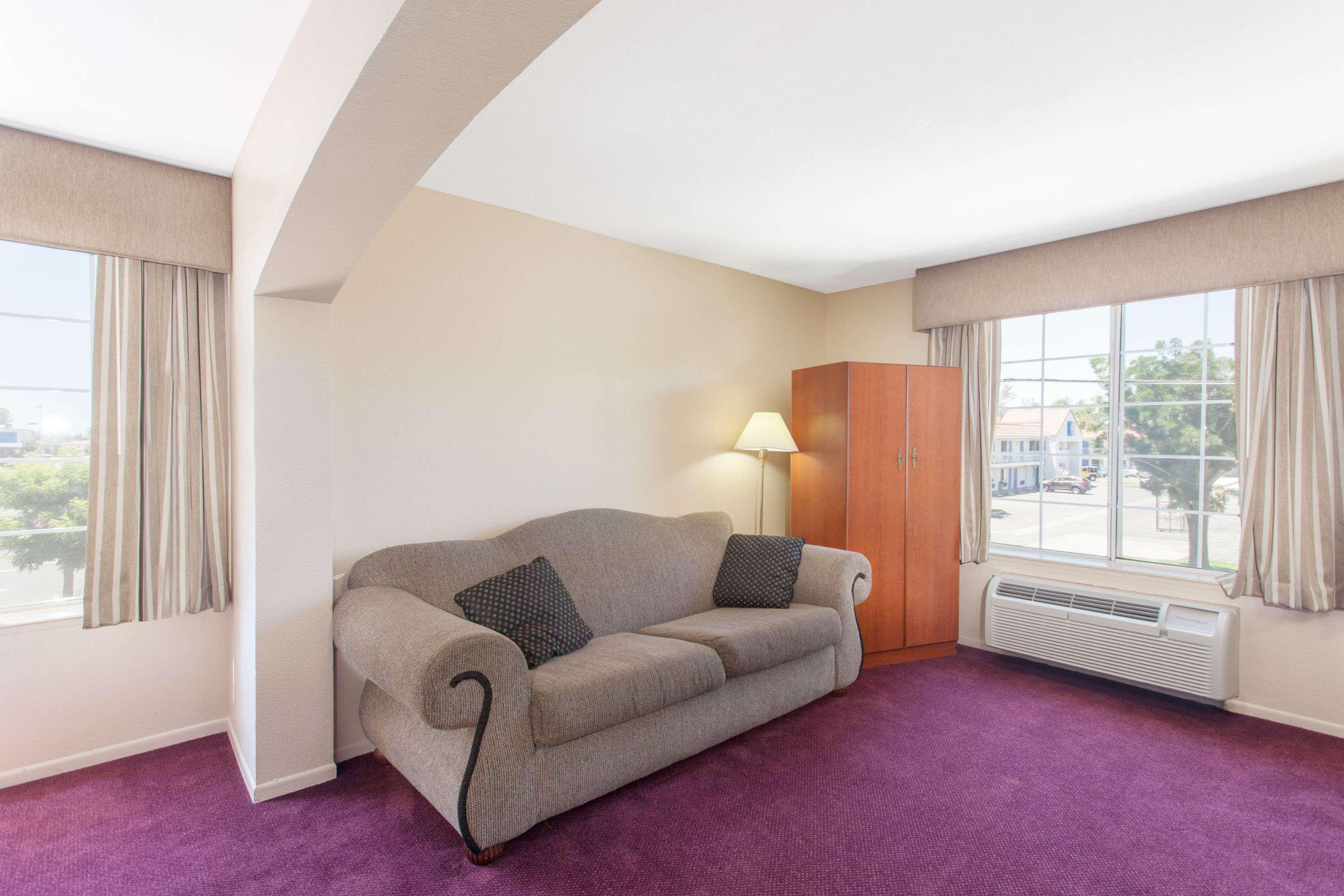 Hotel Ramada By Wyndham Fresno Northwest Esterno foto