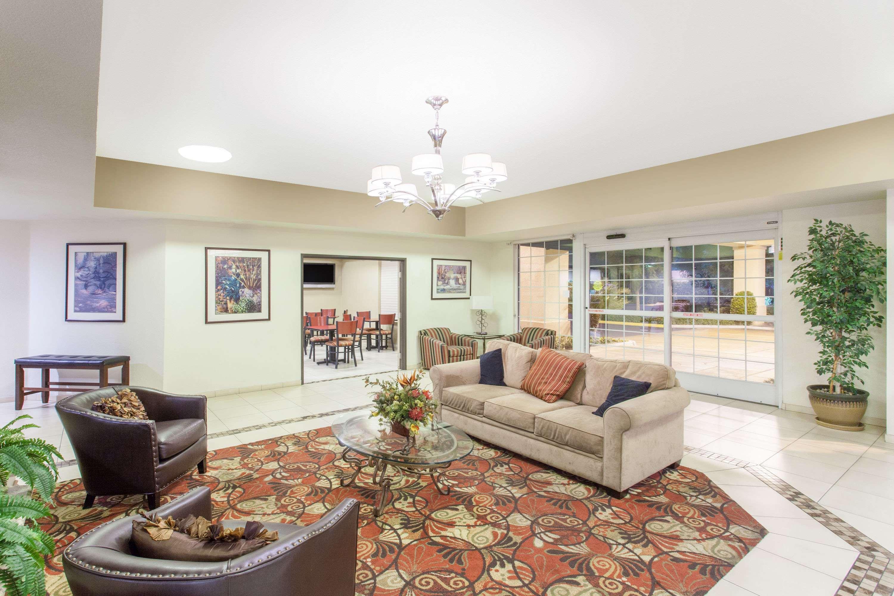 Hotel Ramada By Wyndham Fresno Northwest Esterno foto