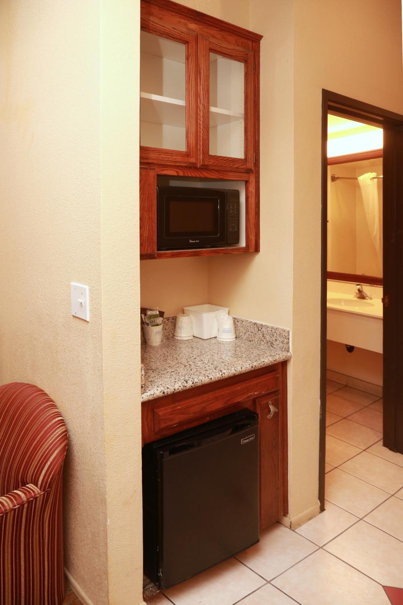 Hotel Ramada By Wyndham Fresno Northwest Esterno foto
