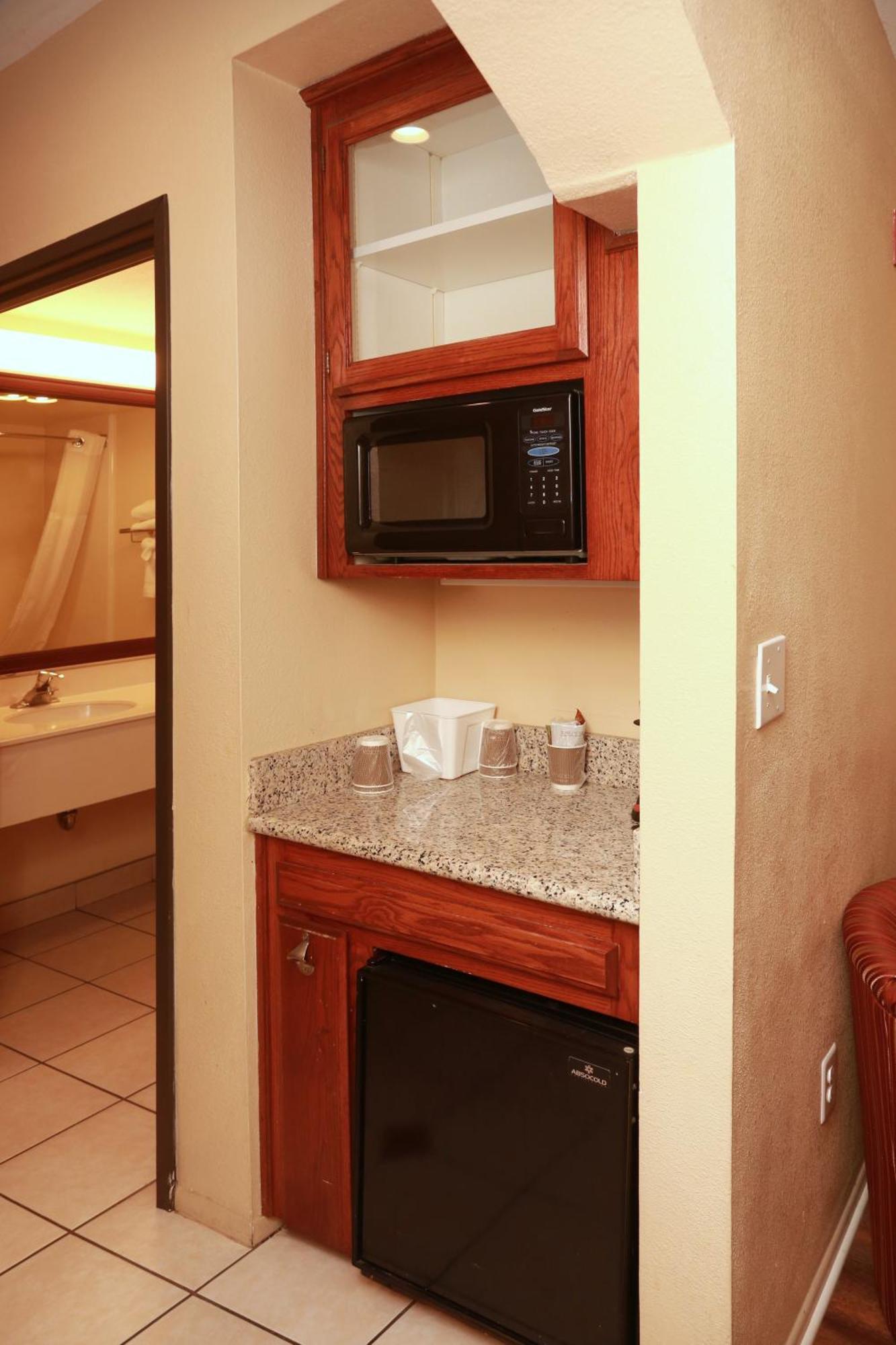 Hotel Ramada By Wyndham Fresno Northwest Esterno foto