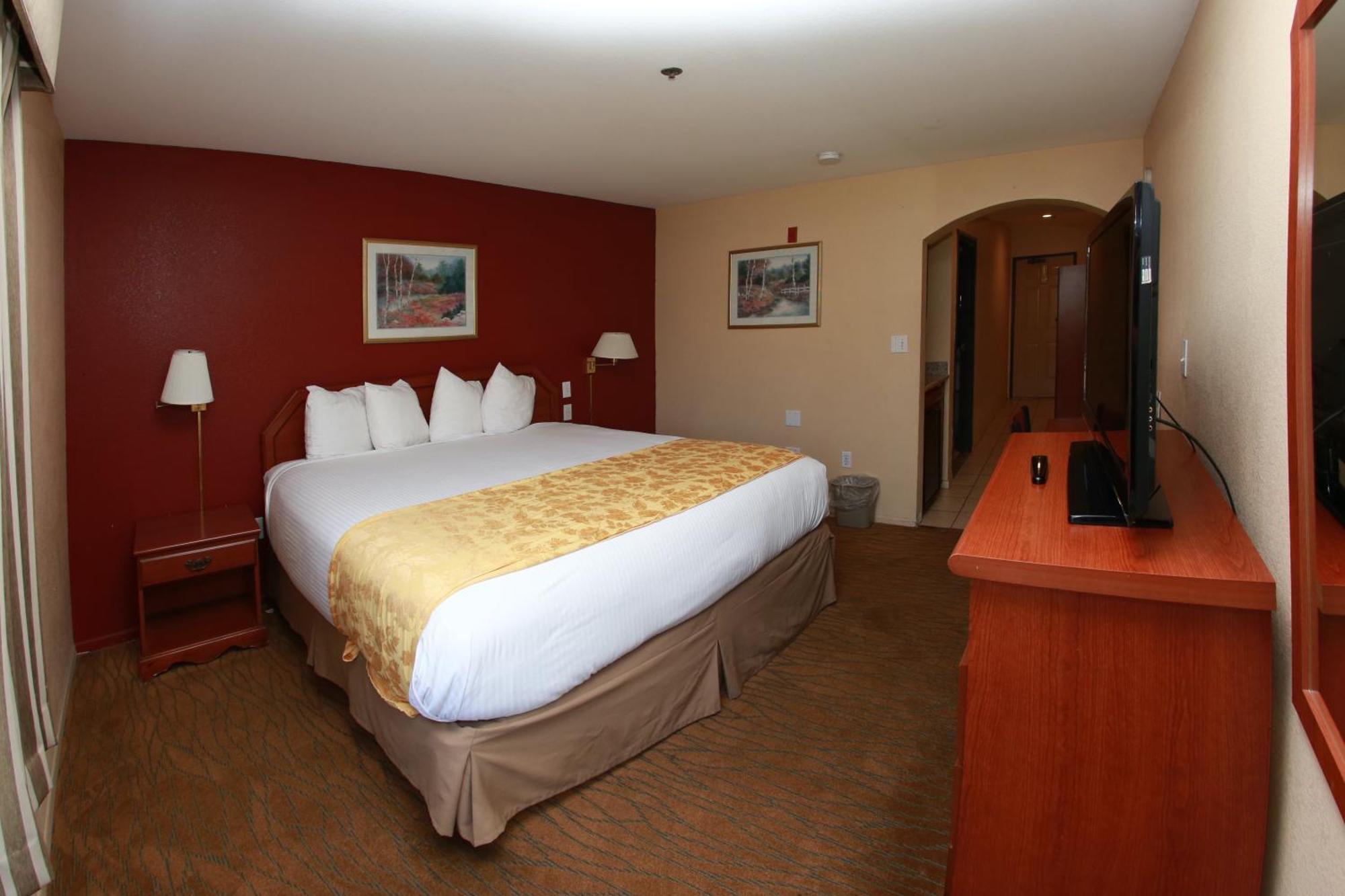 Hotel Ramada By Wyndham Fresno Northwest Esterno foto