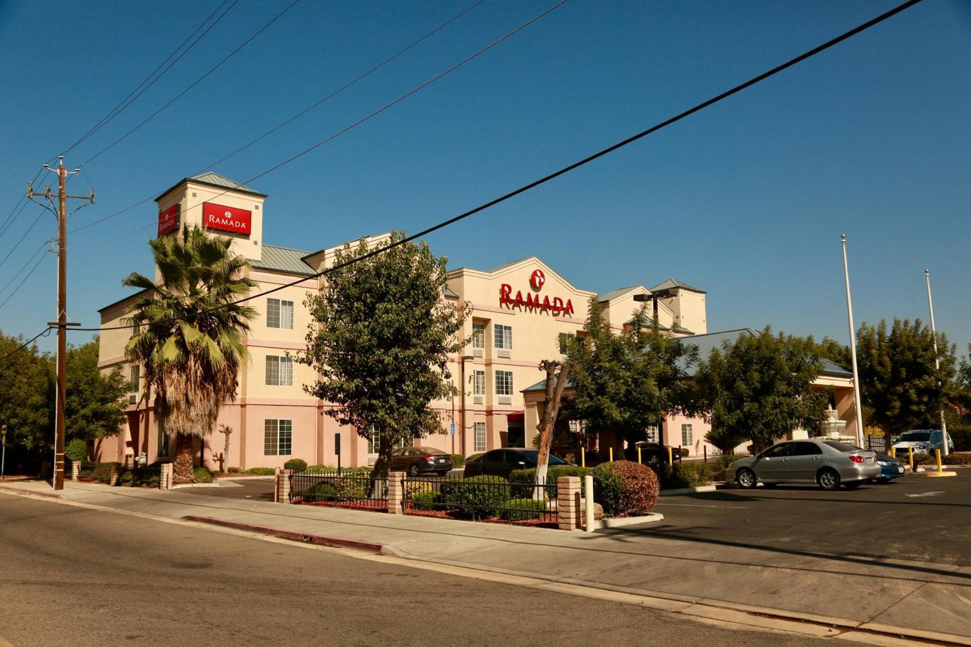 Hotel Ramada By Wyndham Fresno Northwest Esterno foto